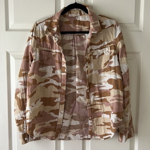 Lovestitch‎ 100% Cotton Gauze Tan and Pink Camo Button Down Shirt Sz L - Picture 2 of 7